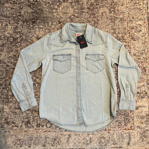 Levi's Ultimate Western Denim Shirt - Picture 3 of 6